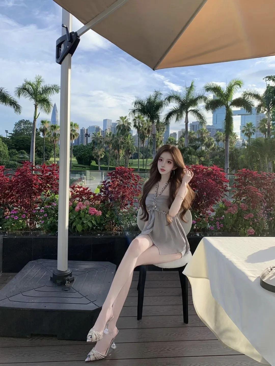 阳光下的浪漫野餐，与她共享美好时光。