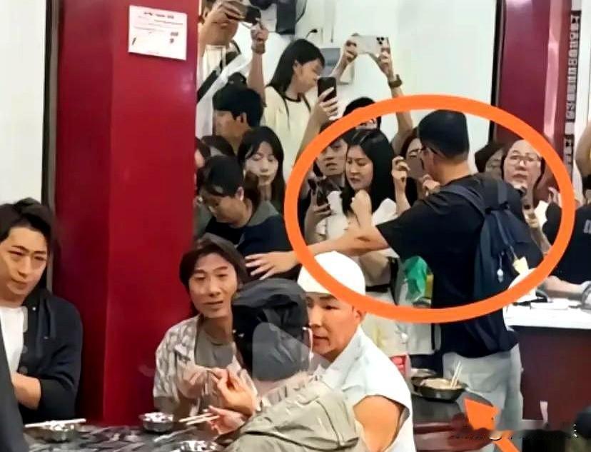 刘畊宏别在解释了，这潭水已经浑了，等着冒着叔叔处理吧，真相出来的时候就是