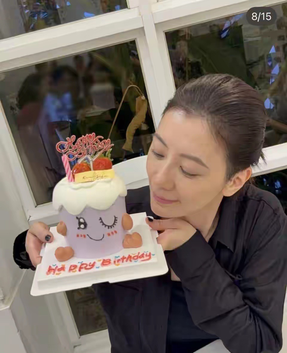 贾静雯52岁了！生日晒美照，素颜冻龄状态太能打！​​​