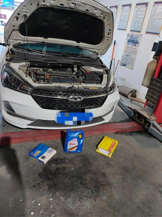 我那台16款瑞虎3，平时就上下班开，刚提车时被4S店忽悠用了“高级”的5W-30