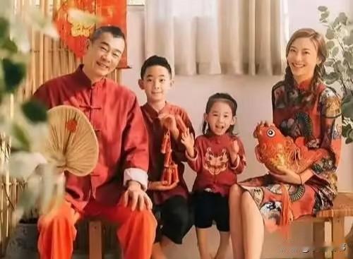 看到陈小春一家花百万改名的消息，真是让人忍不住好奇，明星的脑回路果然不一样啊！