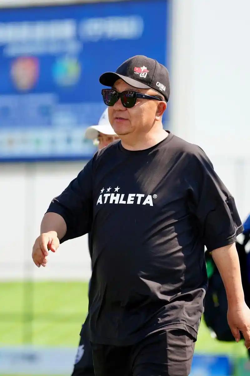 董路这话说得挺实在的，我总结一下他的意思：青训的最终目的就一个——培养出球星，不