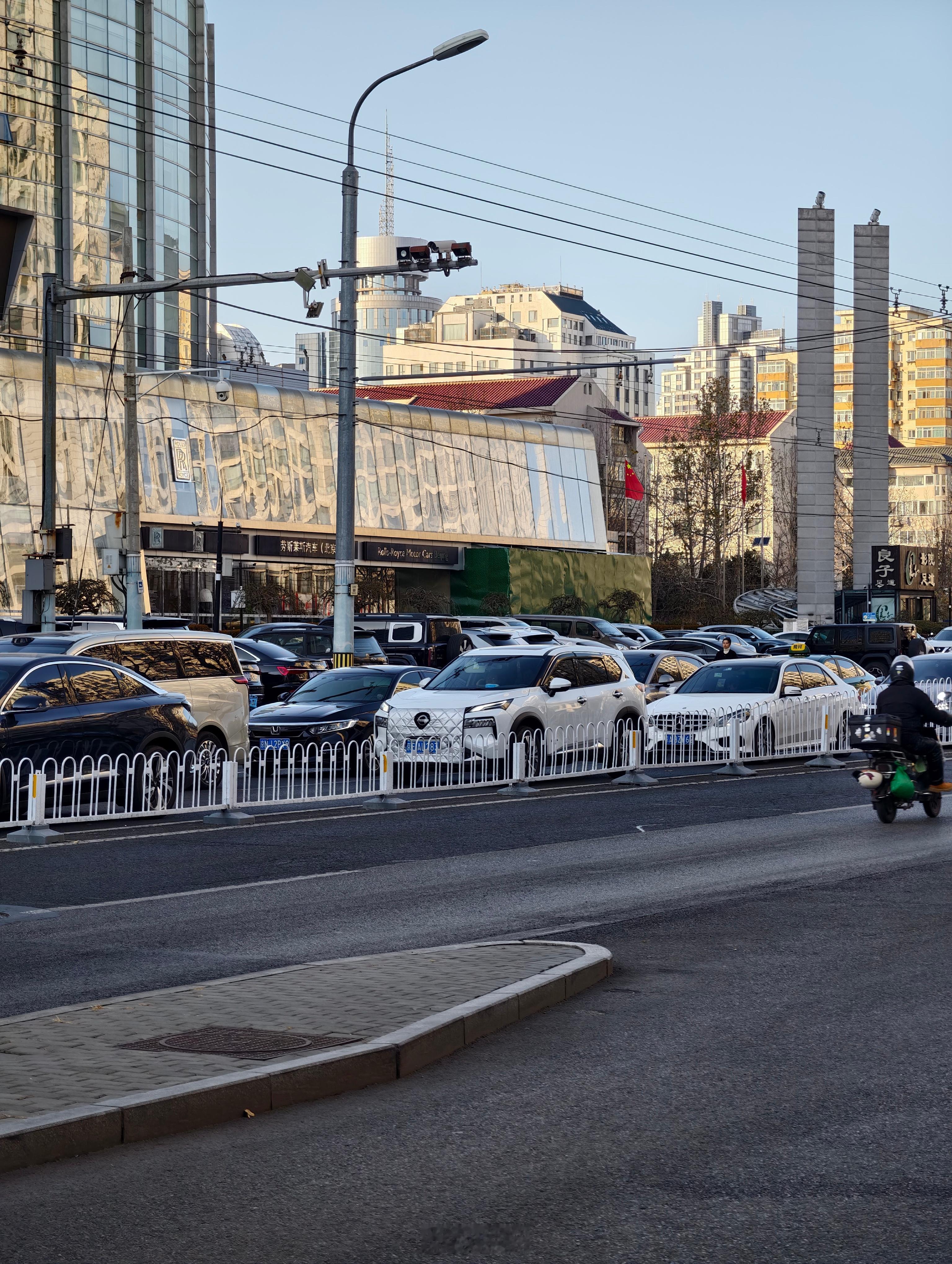 一张布帘子，瞬间穿越回父辈开130那会儿北京