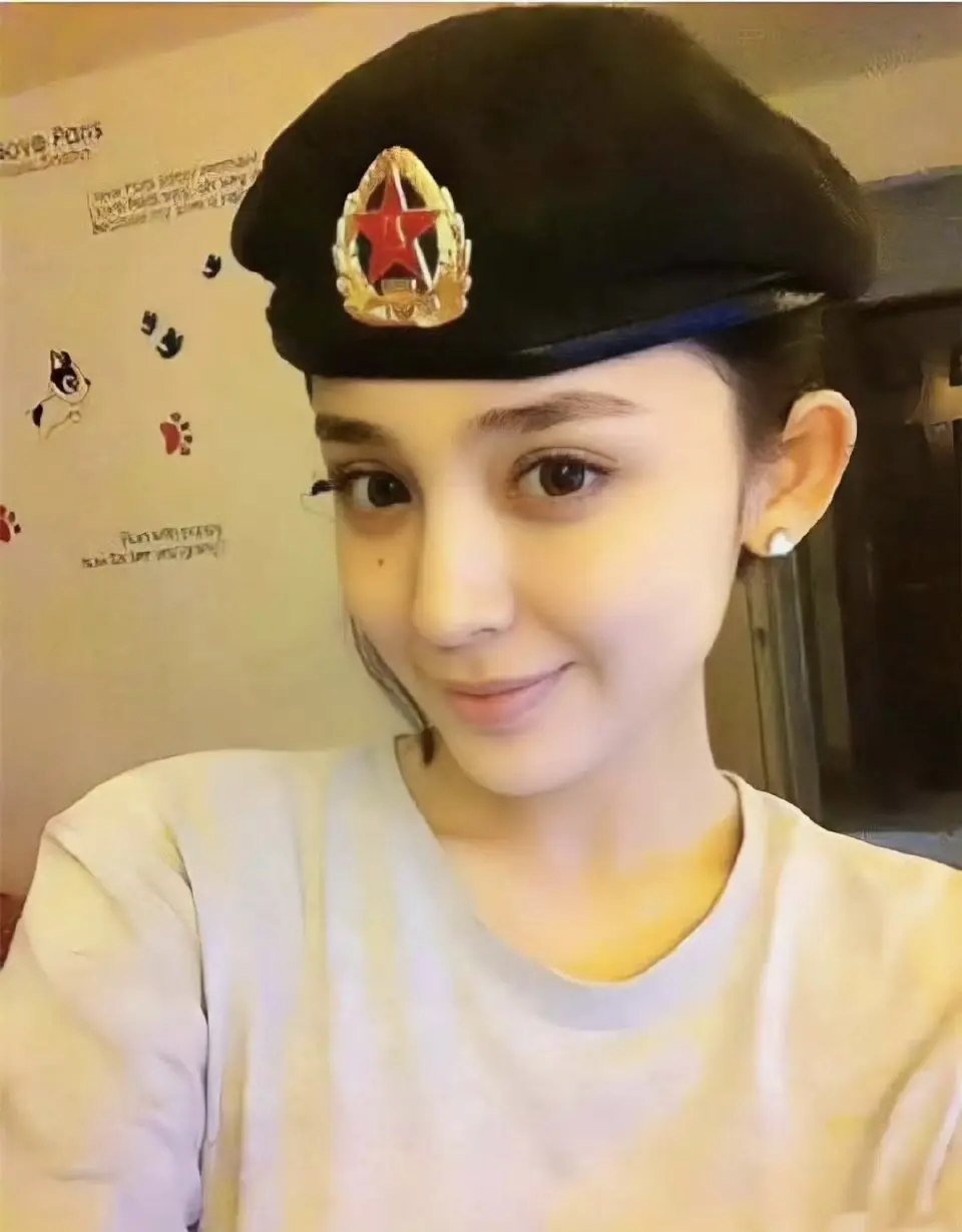 娜扎。