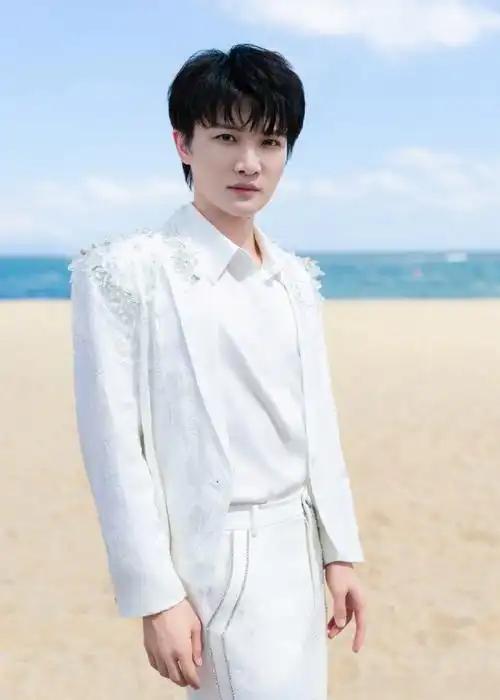 周深全运会献唱被喷女性化导演力挺海豚音藏着硬核功底11月9日广州全运会开