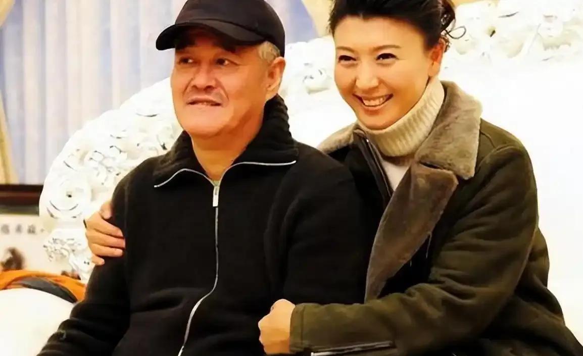 一件衣服上万，儿媳却只穿几百块。你以为是婆媳矛盾？真相恰恰相反。近期直播里