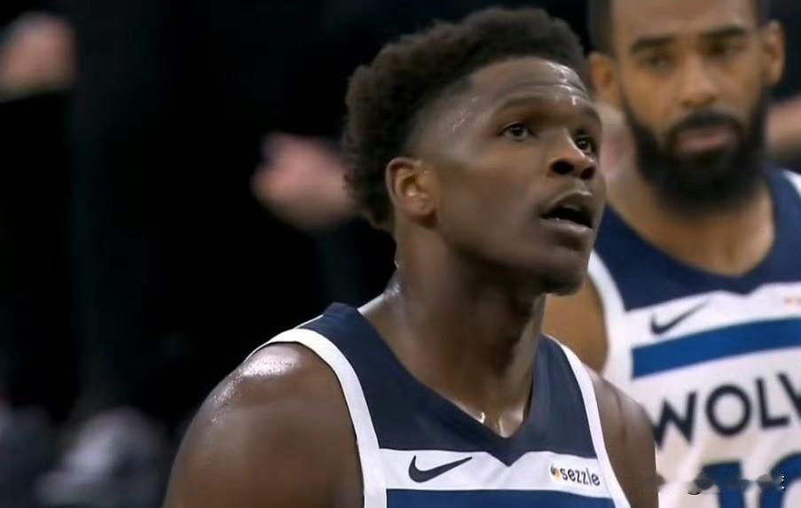 爱德华兹太不甘心了！今天，森林狼队以123-126不敌马刺队。本场比赛，爱德