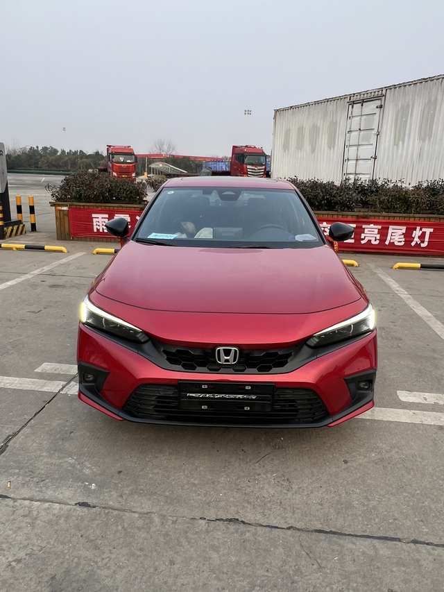 人生中的第一辆车！思域两厢极峰顶配第一次买思域，也是人生第一辆自己的车，买的2