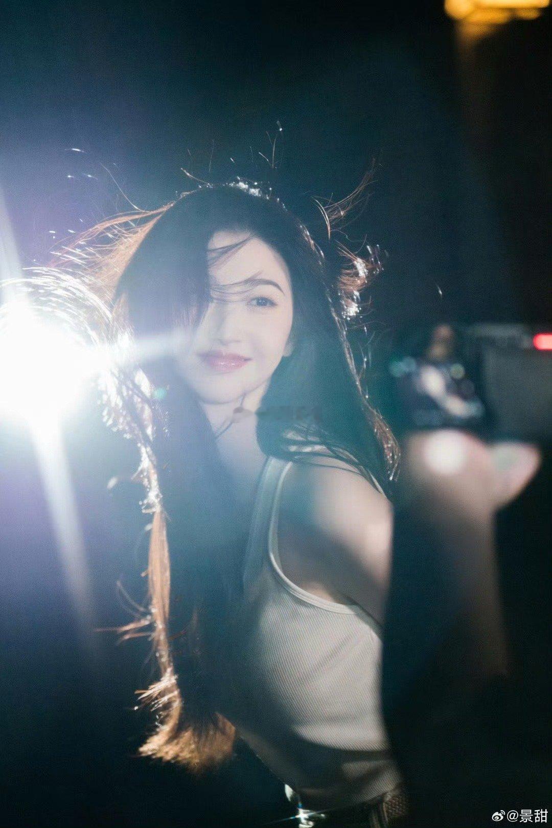 🎈🎈🎈大美女生日快乐🎂一直一直美丽！她是内娱少数几个演任何设定为大美女的