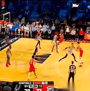 切特这一顿操作，给我看绝望了。真的，我看着屏幕都替他窒息。运了半天，花里胡哨