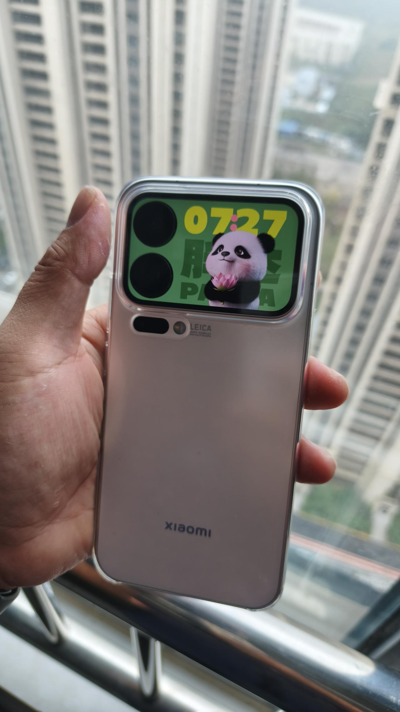 小米17ProMax已经上手体验，白色是真的清新又好看，纠结什么颜色可以直接考虑