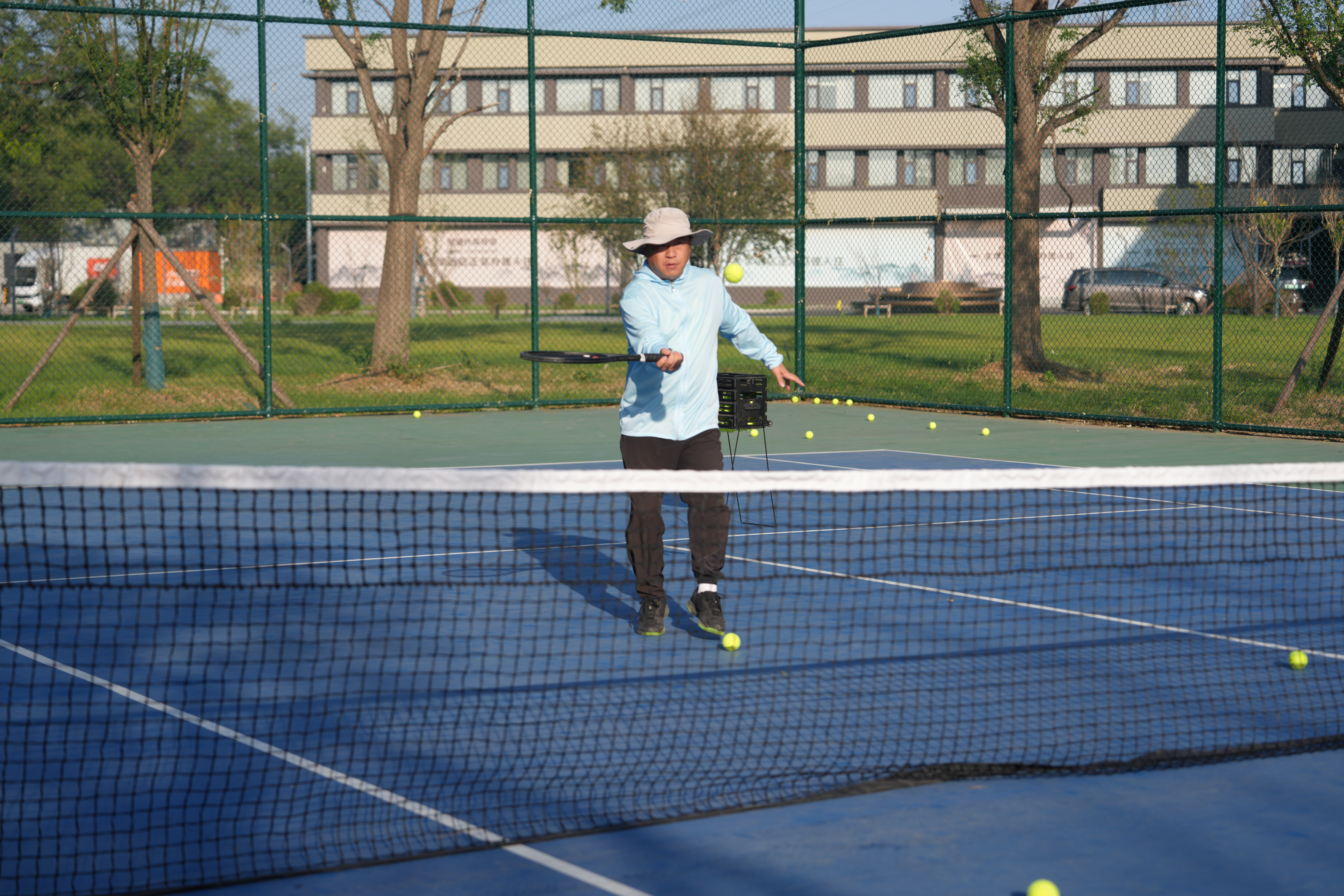 邵佳一执教国家队实至名归1.2002年国家队世界杯国脚（资历）2.留洋德国多年，