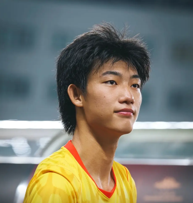 这期国足名单太有看头了！除了韦世豪，这3位小将的选拔不得不让人佩服！🌞中国足协9月8日公布新一期3