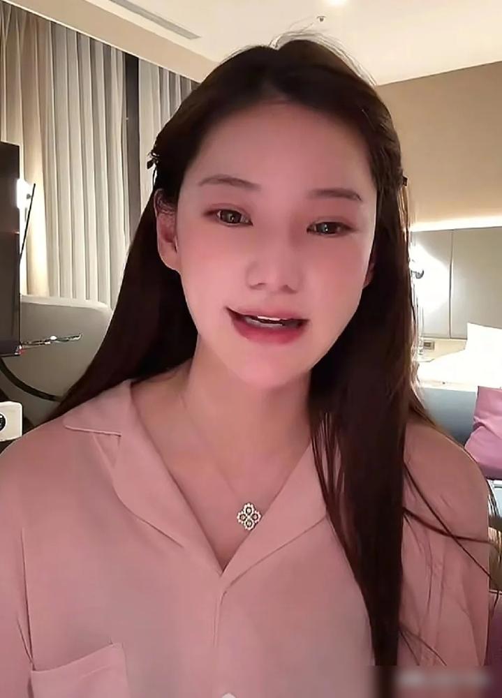 汪小菲把直播架踹翻骂亲妈手伸太长！居然跟小七宝名字半毛钱关系没有？马筱梅昨儿