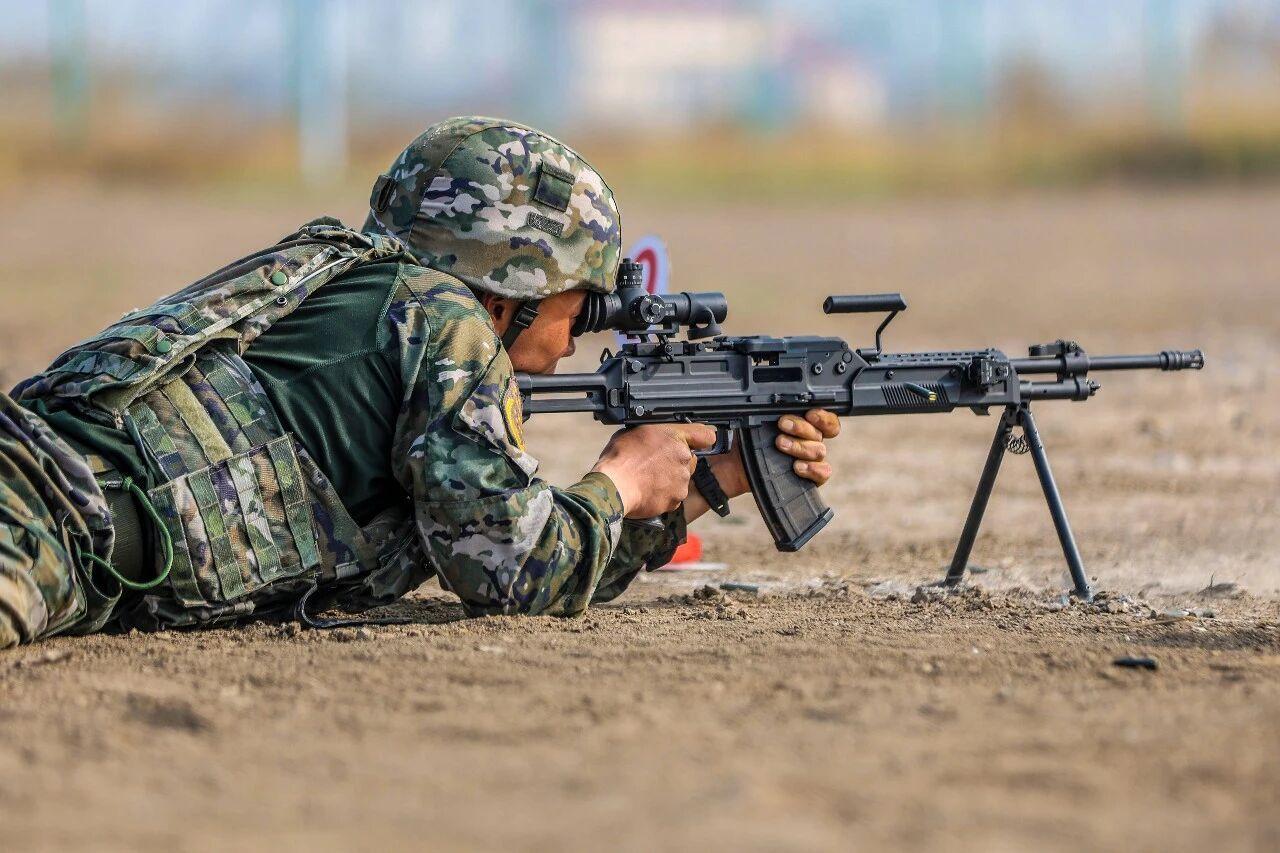 [呲牙笑]201班机已经装备给武警了（图1~2）？看来产量不小啊——QJB-20