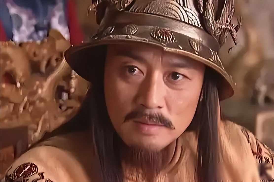 太平天国有个人,活得特别拧巴。他叫杨秀清,东王,九千岁。论实权,洪秀全这个天王