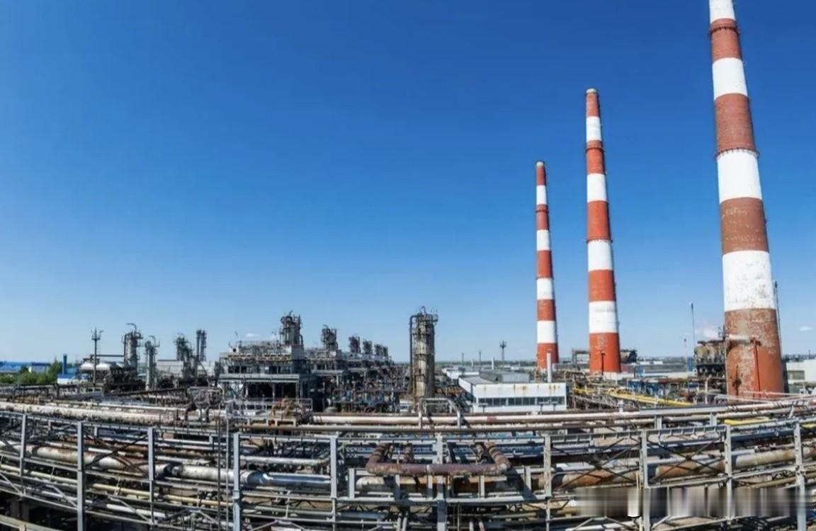 俄罗斯奥伦堡天然气加工厂遭袭：厂区突发火灾6月24日凌晨，俄罗斯奥伦堡州境