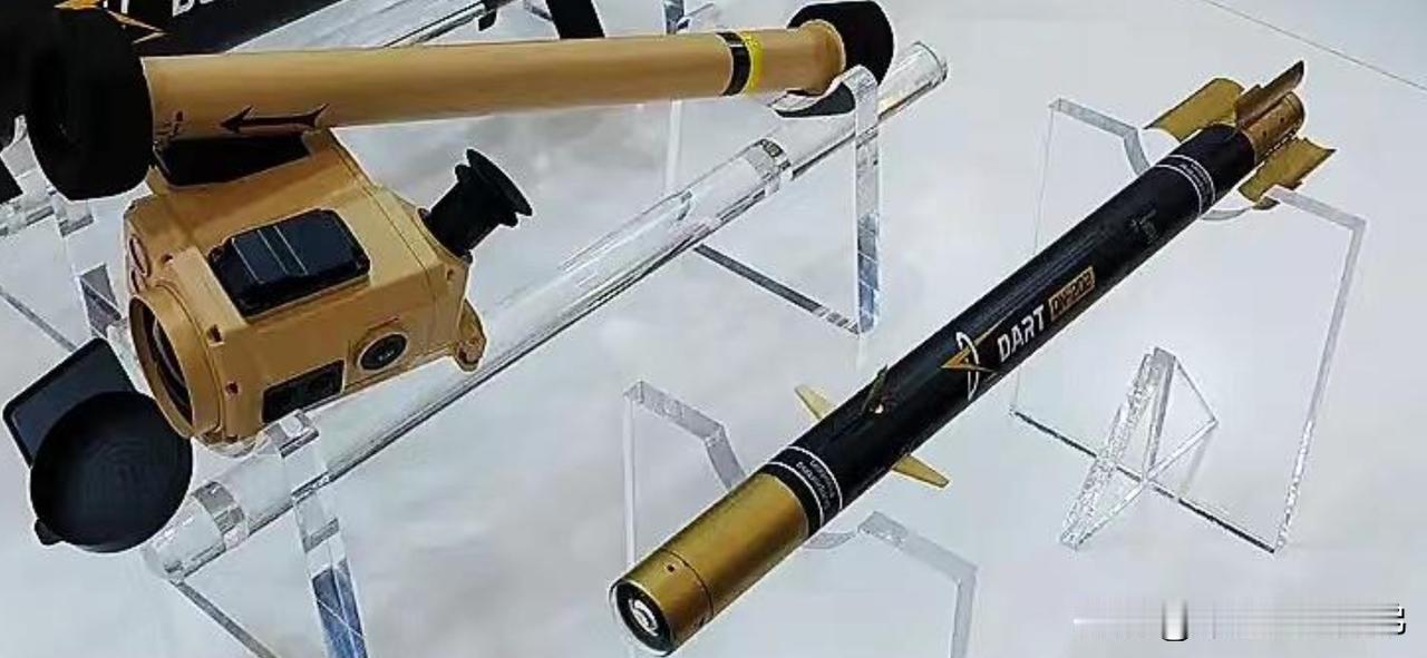 中国制造的QN202微型导弹,射程最远可达2000米，它是城市巷战精确打击的利器