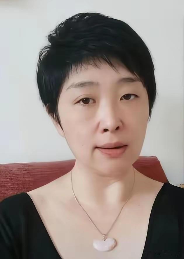 老了以后就会理解这些老艺术家为什么要收徒弟和干儿子。比如说相声艺术家石富宽，