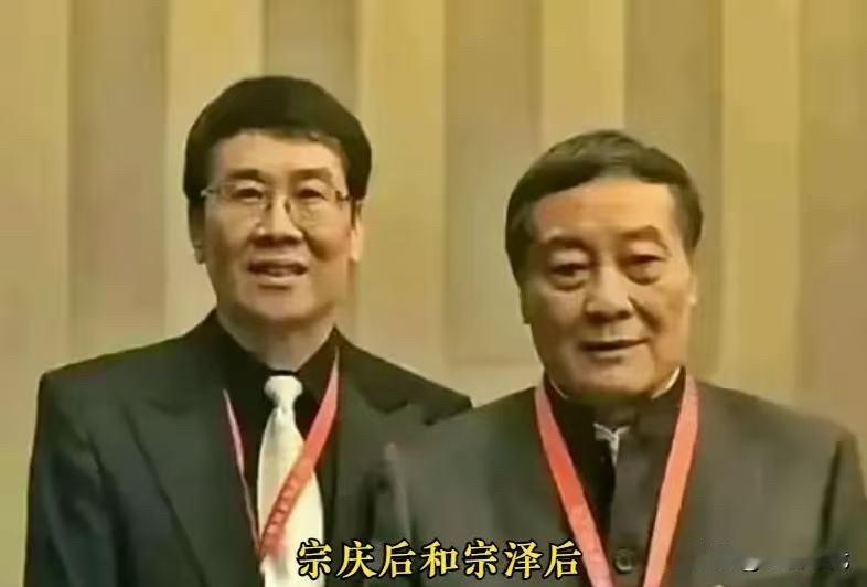 落井下石！不得不说宗馥莉叔叔是个狠人，称宗馥莉抢家人生意，还说她雇佣水军为自己老