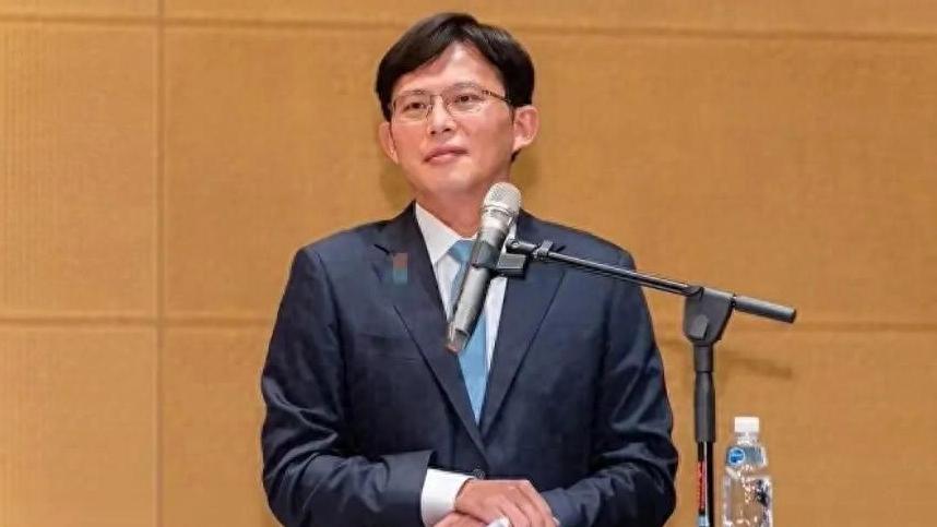 怎么看待民众党主席黄国昌也坐不住想访问大陆，值得我们关注再提升认知！首先，想当