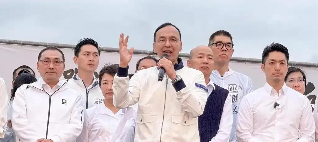 罢免国民党籍“立委”投票日越来越近，但反罢现场不见洪秀柱、张亚中身影，是否也能多