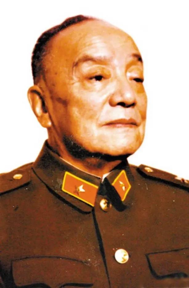 1988年全军恢复军衔制，有一位问题，杨尚昆为何没有授衔？他当时可是军委副主席，