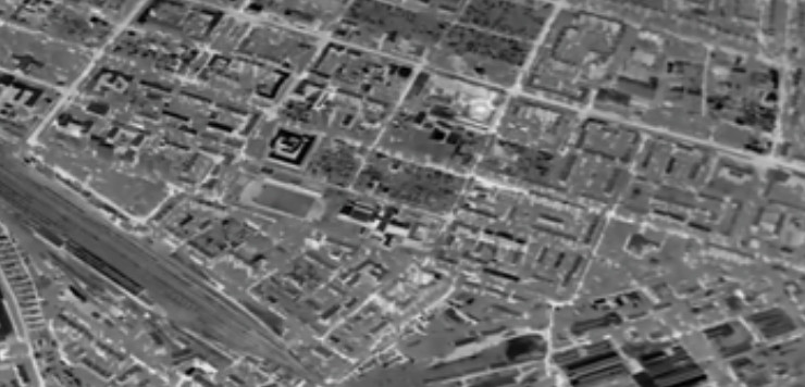 小摩托在立功。在扎波罗热市区，情报了解到了乌军的无人机组装车间所在坐标，在一栋房
