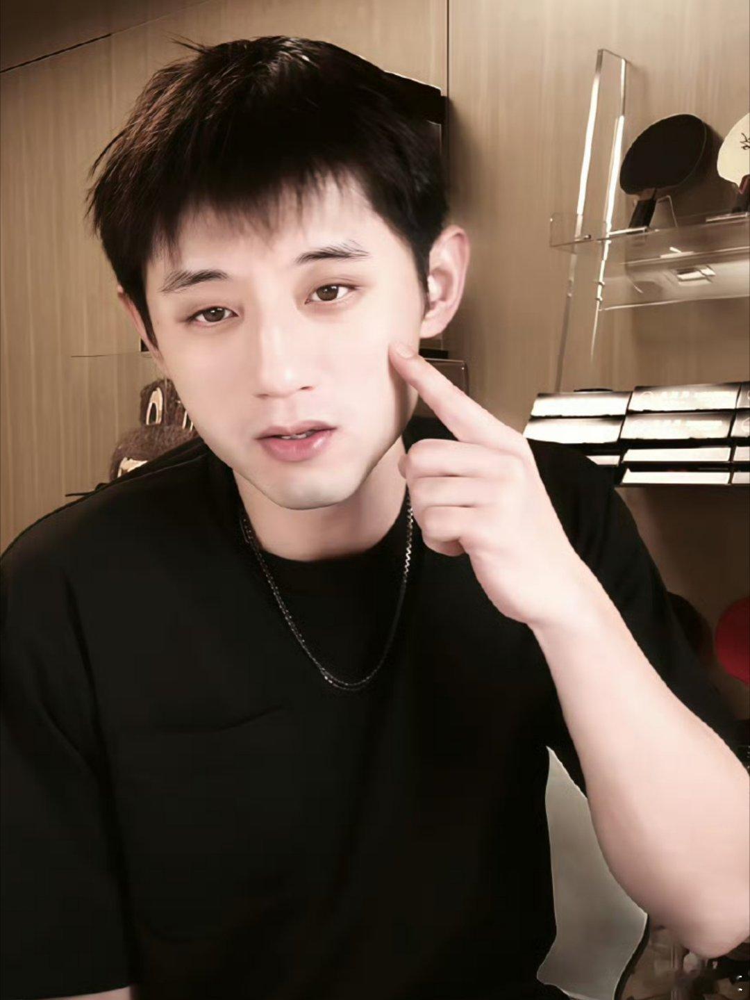 张继科直播这波发言太耿直啦！被问比赛谁能赢，他直言“谁赢都一样，全运会都是中国人