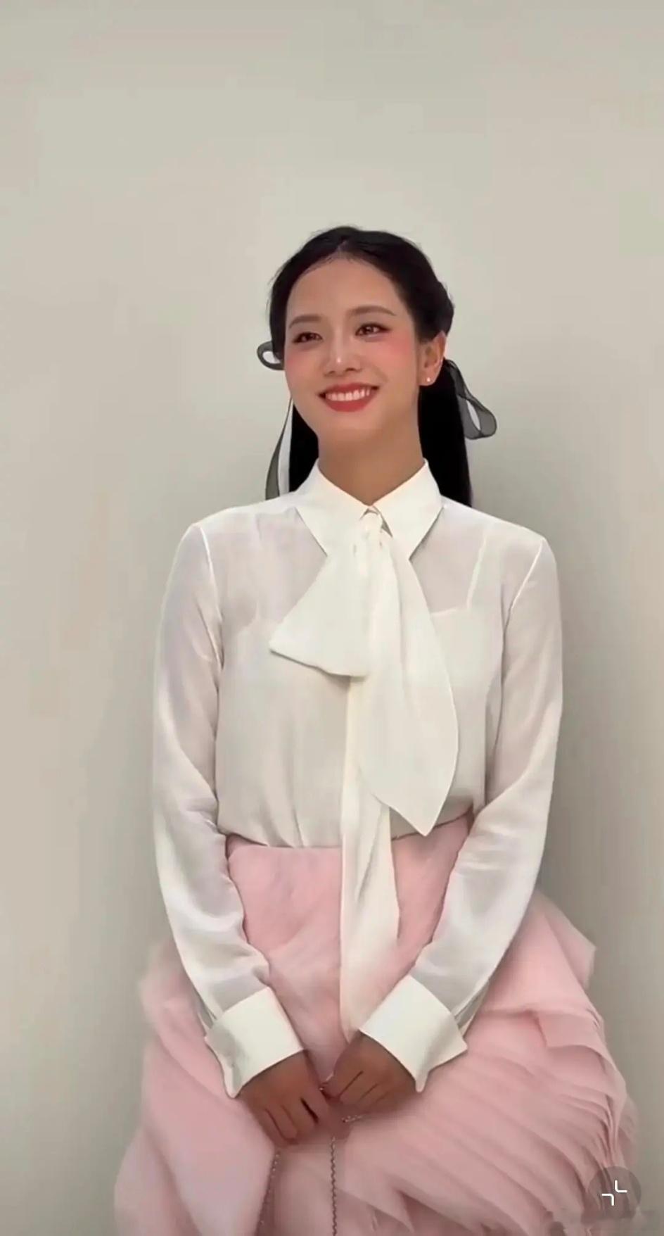 你们真觉得金智秀这好看吗。。​​​