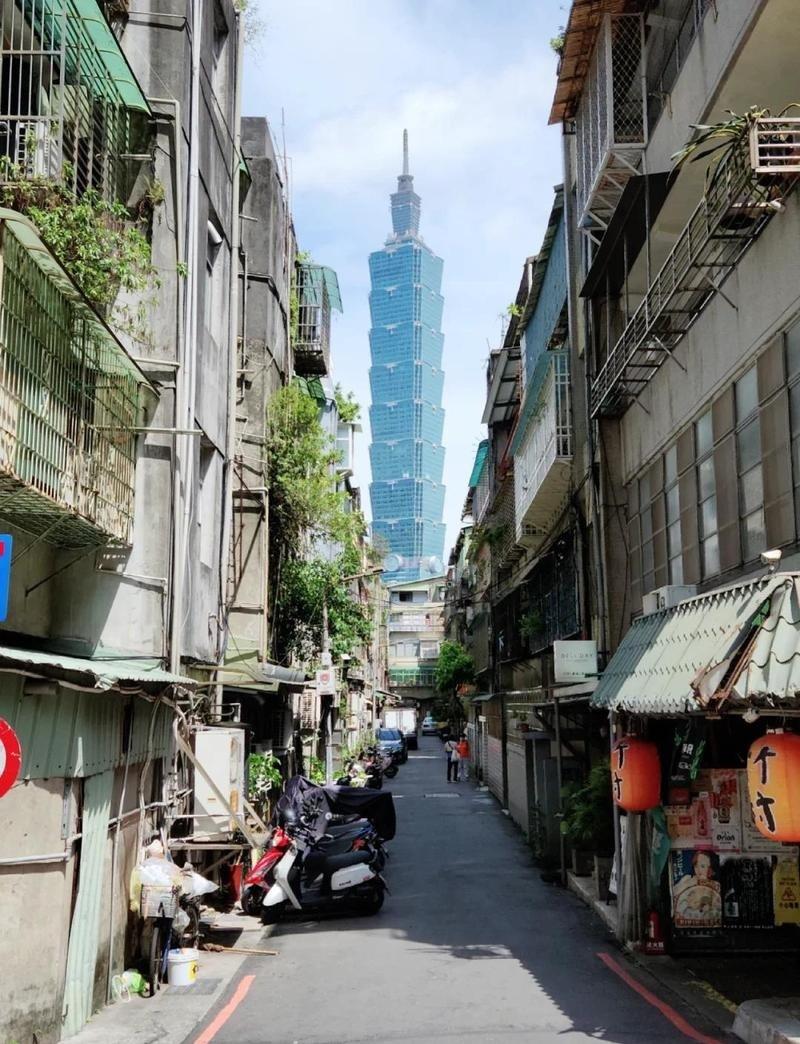去趟宝岛台湾，你要是只知道找卤肉饭和蚵仔煎，那可就真错过了一道最接地气的风景线。