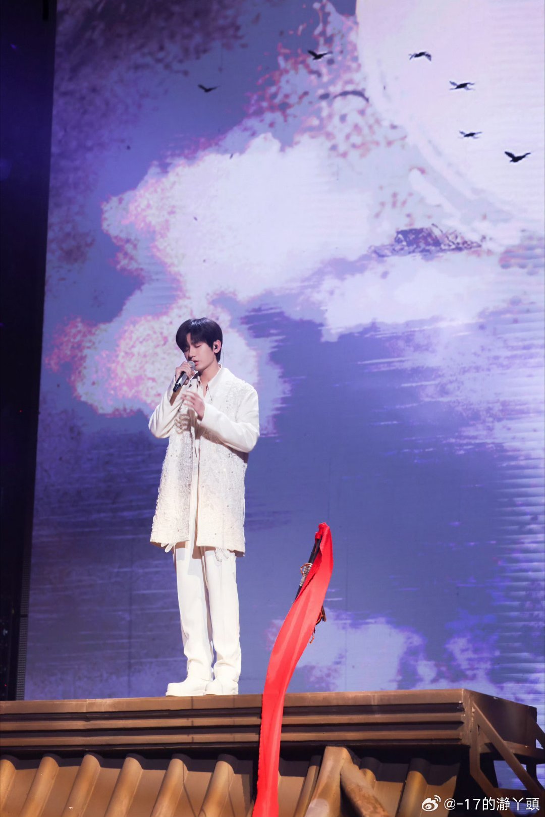 你对待角色的虔诚，对待他人的谦和，都藏着最动人的温柔，这就是演员成毅。