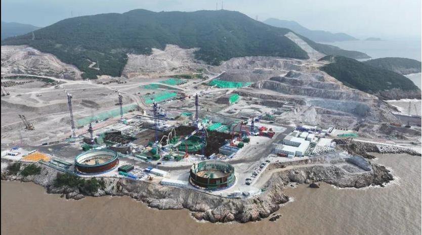 浙江为啥狂建核电？四个基地总投资超千亿最近浙江金七门核电2号机组核岛完成第一
