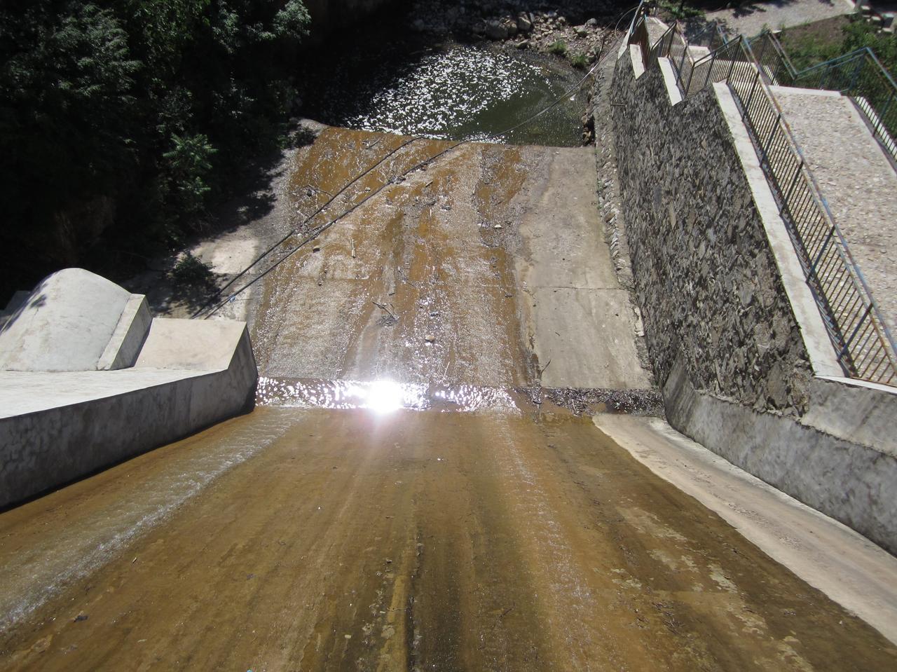 真主党这回又立功了，对小以一艘军舰发射了巡航导弹，成功命中军舰，发生剧烈爆炸！有