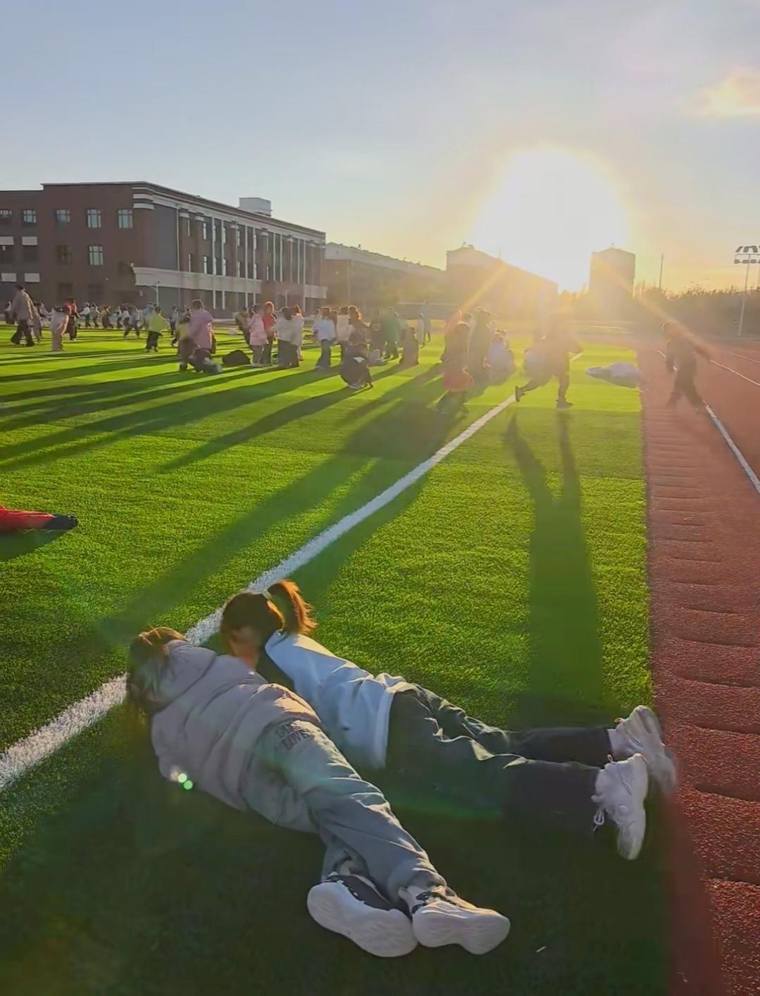 大学真正活得通透的人，都有这7种顶配思维大学的早八、满课、大创、通宵、挂科