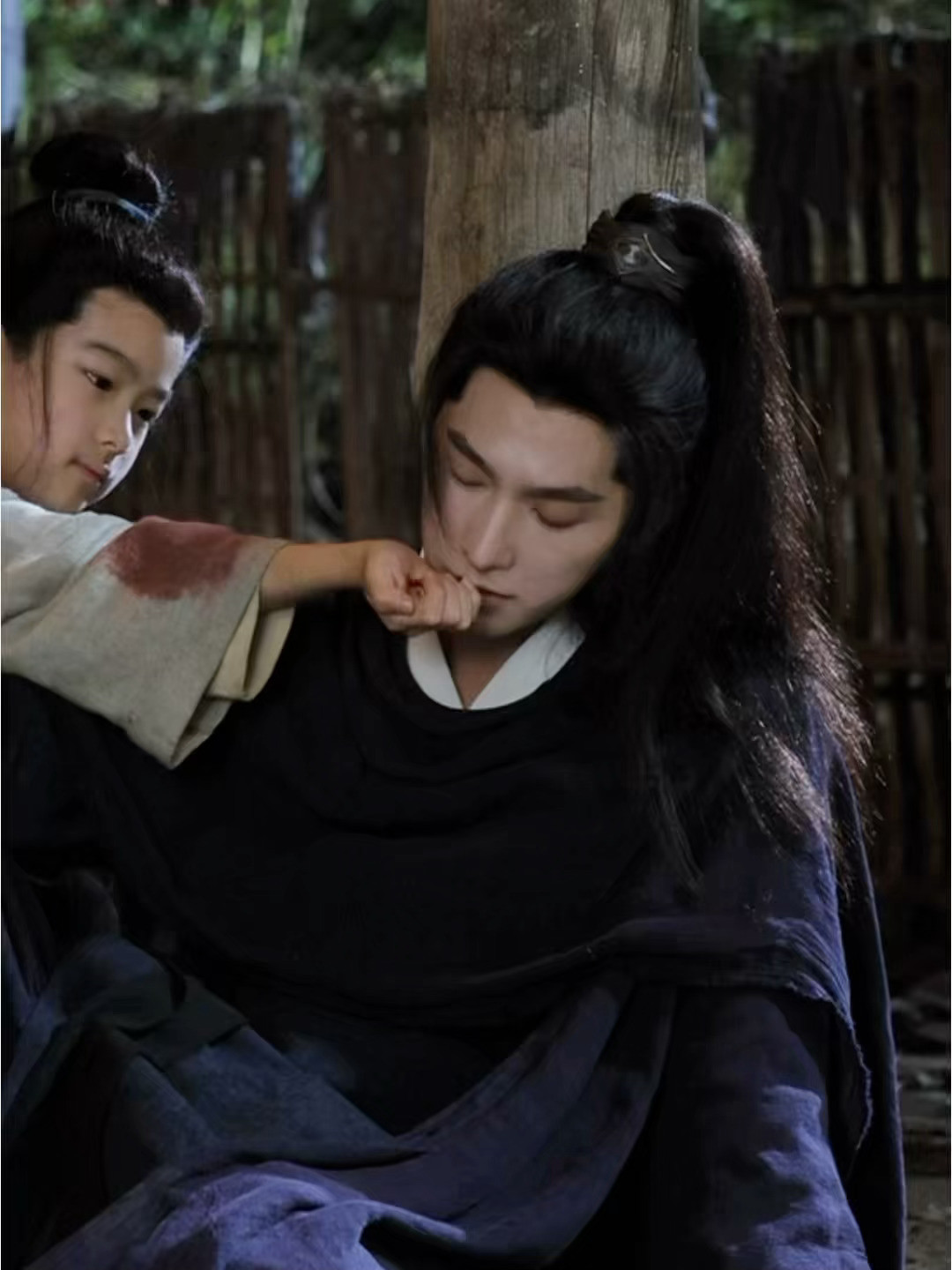 哎呦妈下意识就把嘴巴凑过去好温柔