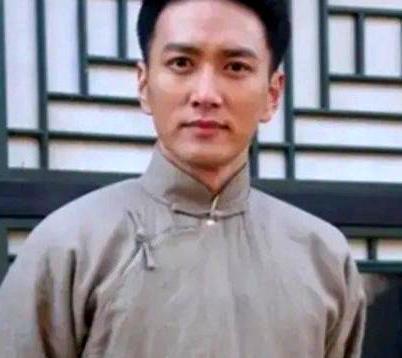 1942年深秋，地下党员赵兴兰不幸落入敌手。一日，看守的伪军送来饭菜，趁人不备轻