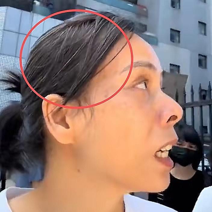震惊了将近一年过去深圳14岁家门口被杀害少女，结果如何？今天满头白发母亲