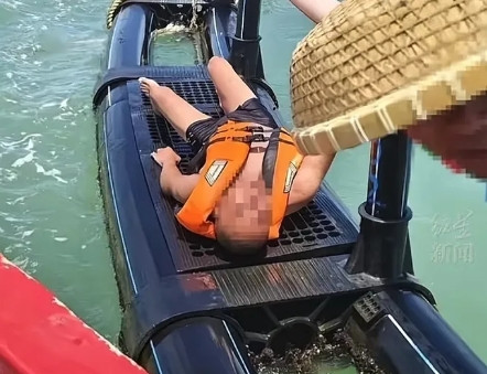 台风天父子俩被卷入大海，靠救生衣漂流26小时，从海南漂到广东，40公里生死漂流！