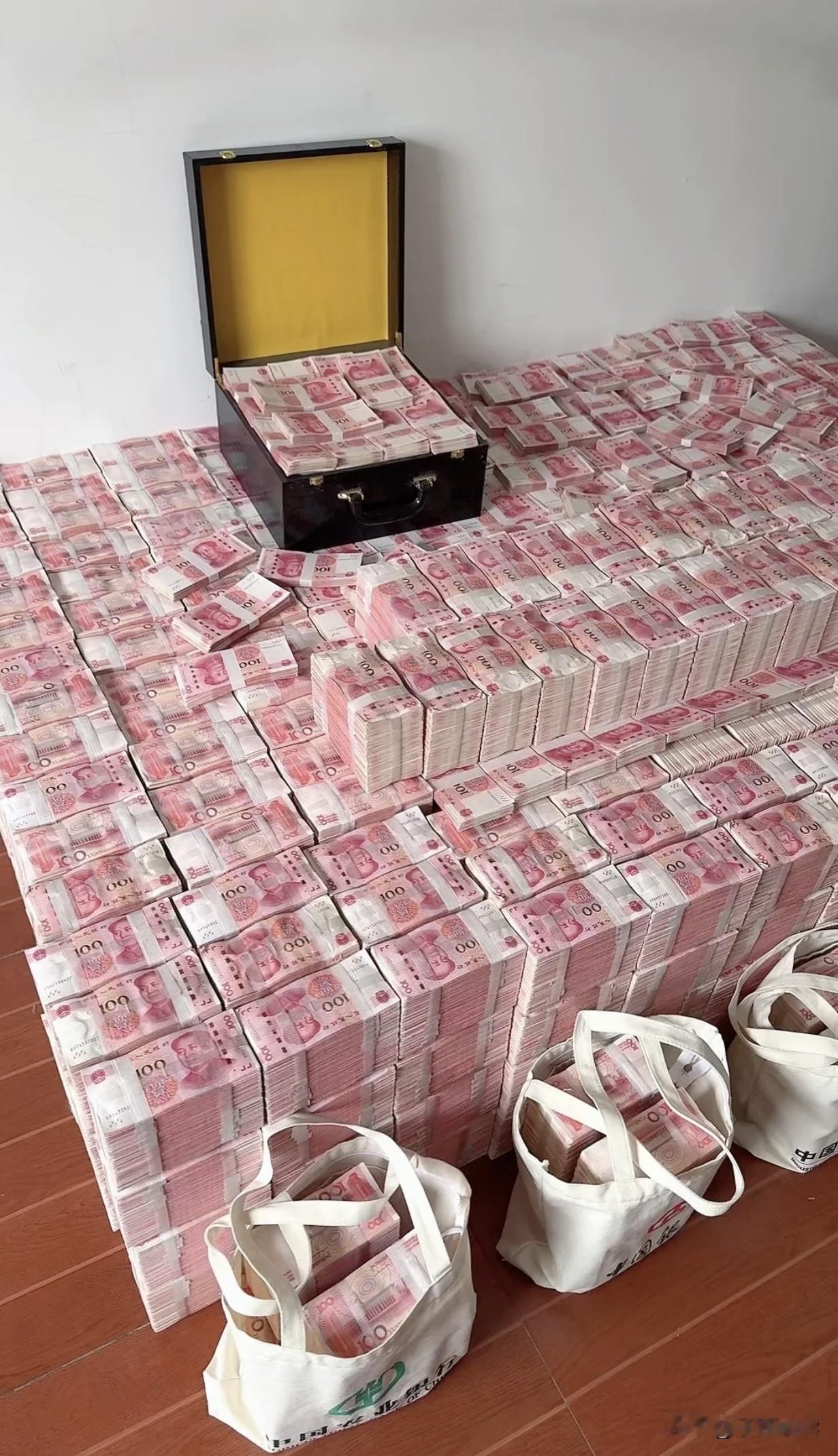 普通人家，有这么多现金，一辈子够花了吧？