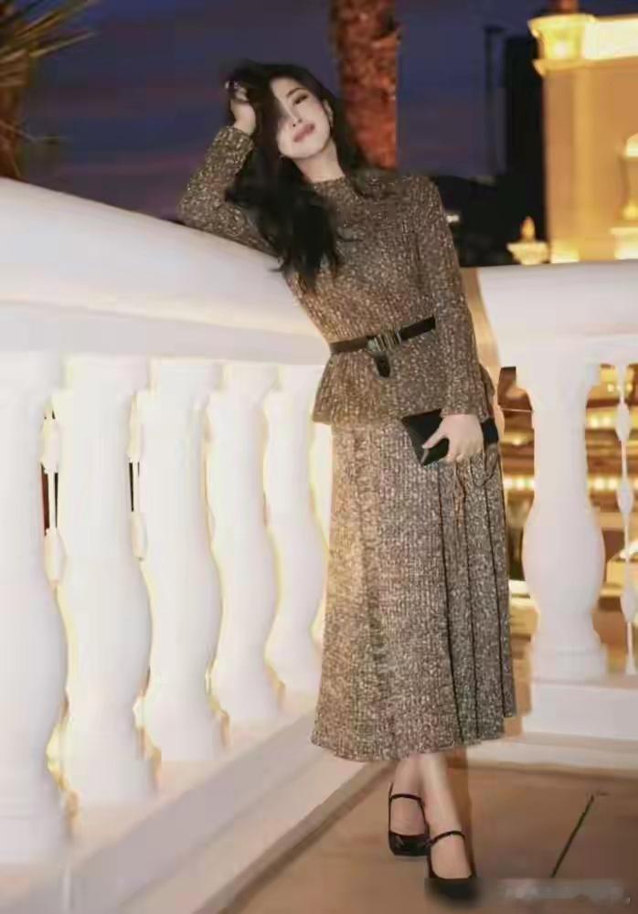 41岁朱珠的春季穿搭惊艳了，优雅减龄，适合普通中年女性借鉴！