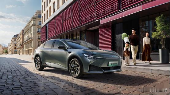 工信部发布了两条重磅消息：1、从2026年元月1日起，买新能源车要交一半的购