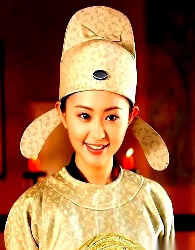 翻看古代深宫旧档，有一种宫女的差事听着极度荒唐：在太子正式大婚前，手把手教他怎么