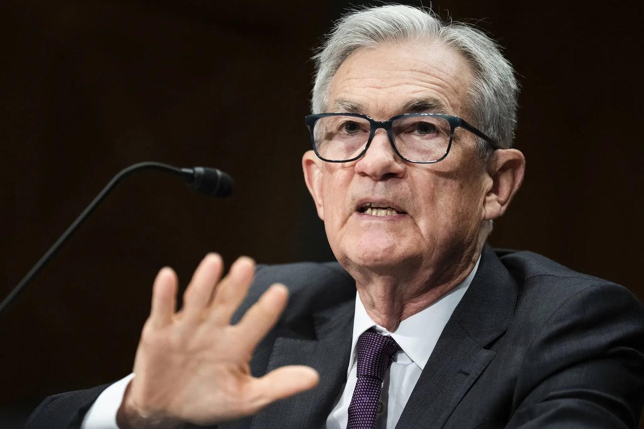 老特总是让我们觉得昨日的他不是他，说过啥无所谓，反正可以随时变。这不，2026年