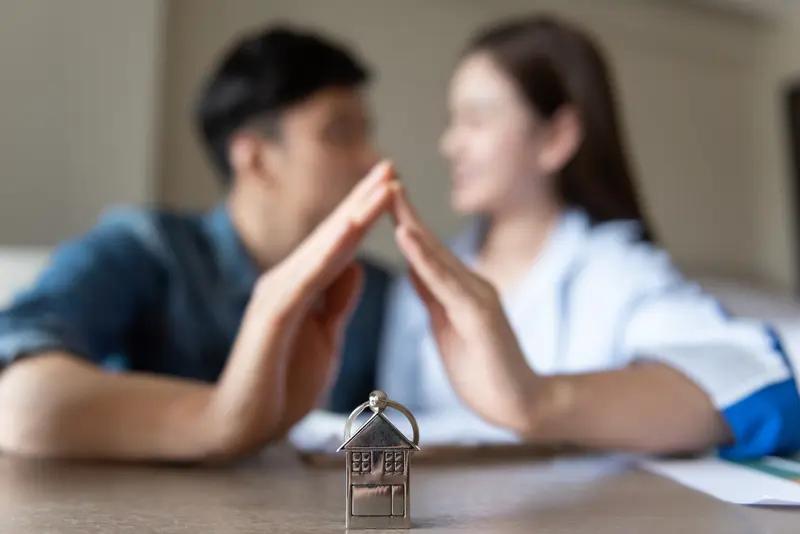 婚姻好比跷跷板，日子苦的时候看妻子靠不靠谱，日子好了看丈夫稳不稳妥！昨晚刷