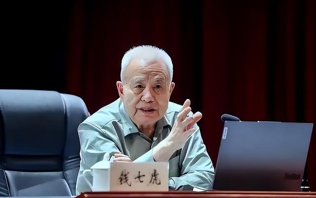 国外军事专家说，若美俄打起来，全球会有50亿人死亡。但如果美国和中国爆发核战情况