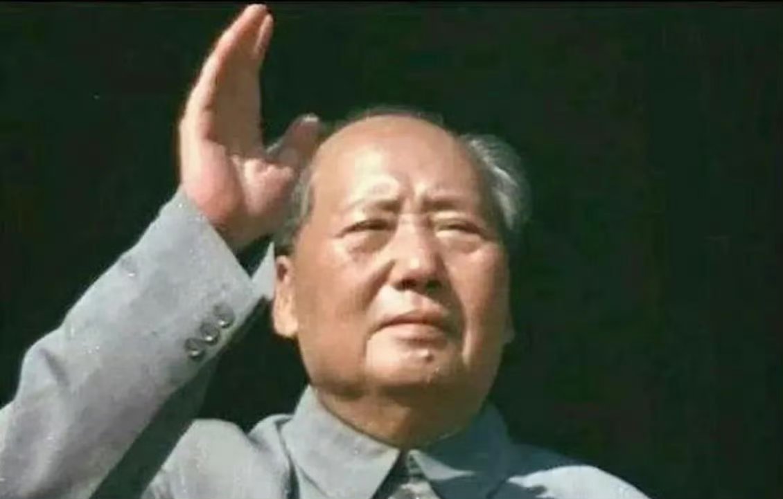 九九缅怀毛主席说人民“我们自己往往是幼稚且可笑的，只有人民群众才是真正的英雄。如