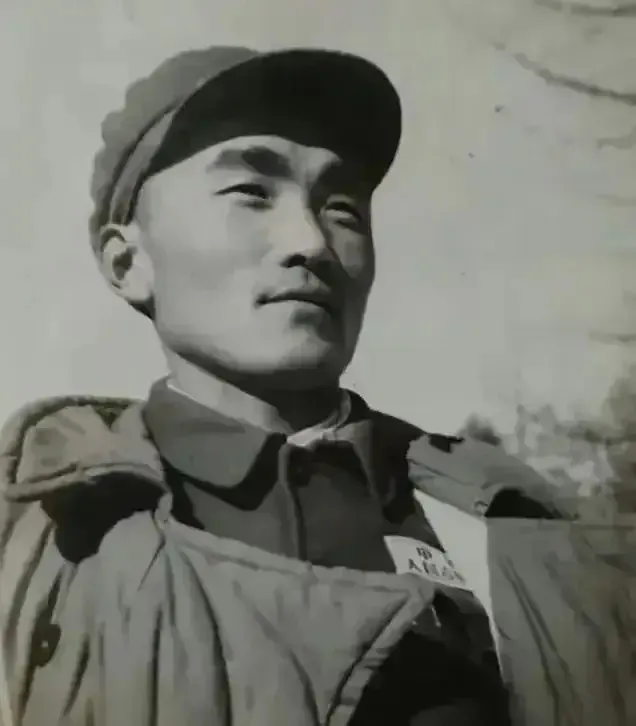 1951年，志愿军91团身陷重围，谁知团长却不退反进，他坚持往南边撤离。众人急了