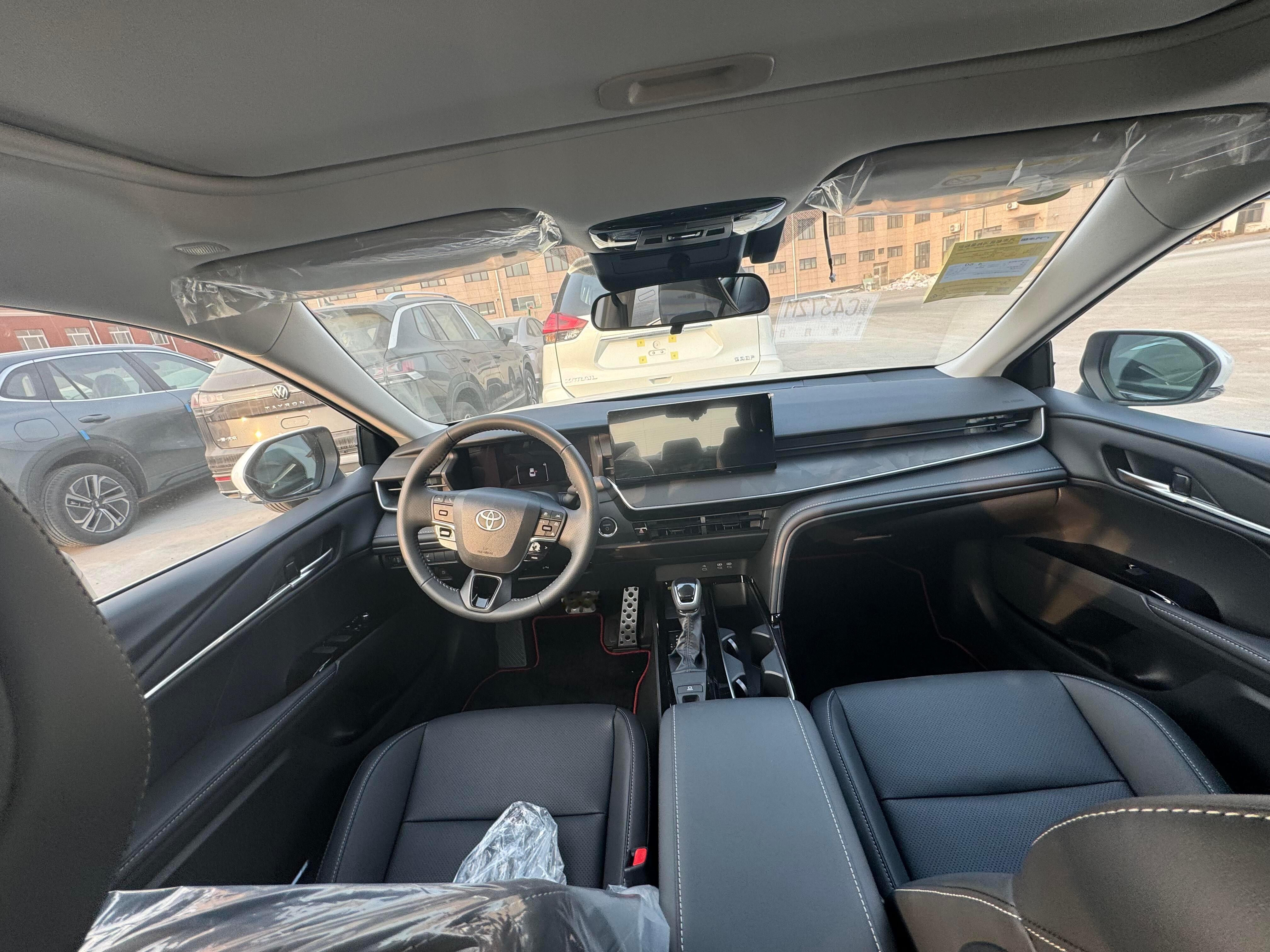 浙江提车26款凯美瑞2.0双擎运动lite版指导价191800全款优惠500
