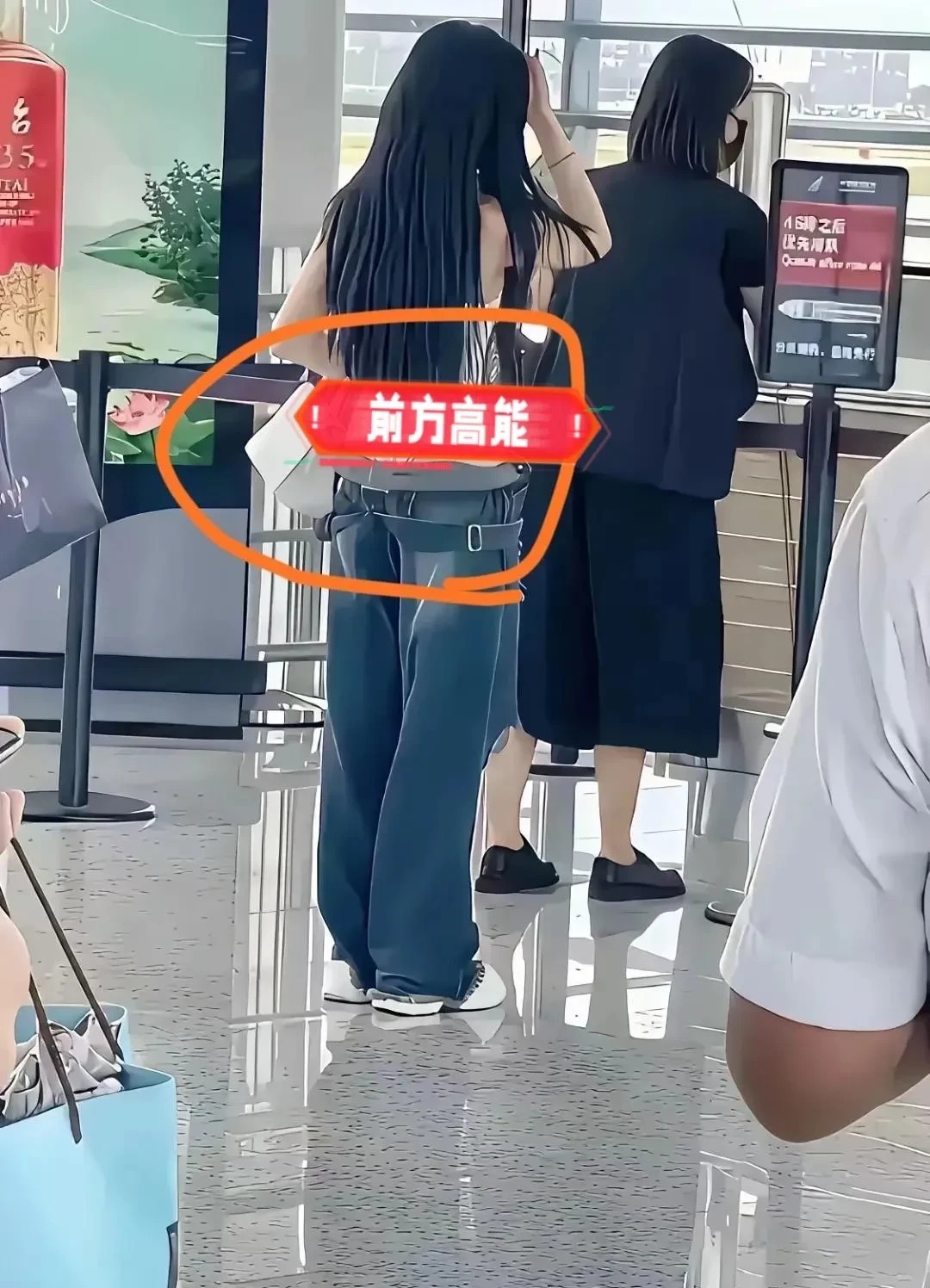 想不到啊，现在的女性，穿搭都这么开放了吗，简直是惊掉下巴，不敢相信啊，